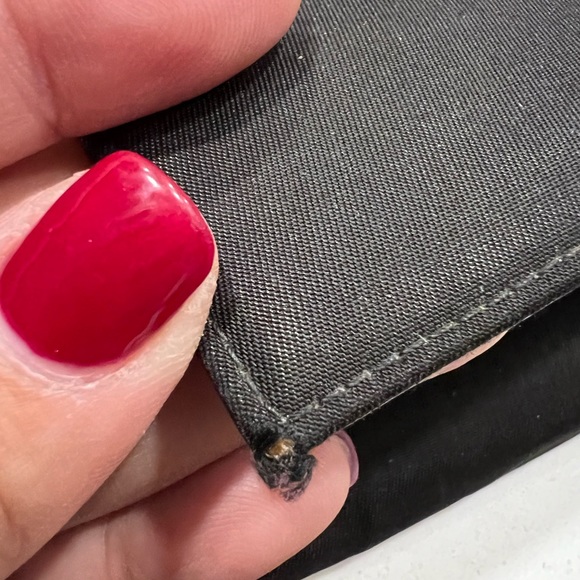 💯Authentic Prada Nylon Tessuto Long Snap Wallet - Picture 4 of 12